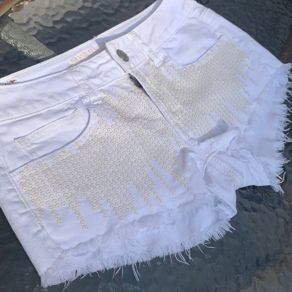 AEO Distressed White Cut-offs with Matte Sequins - Picture 3 of 10
